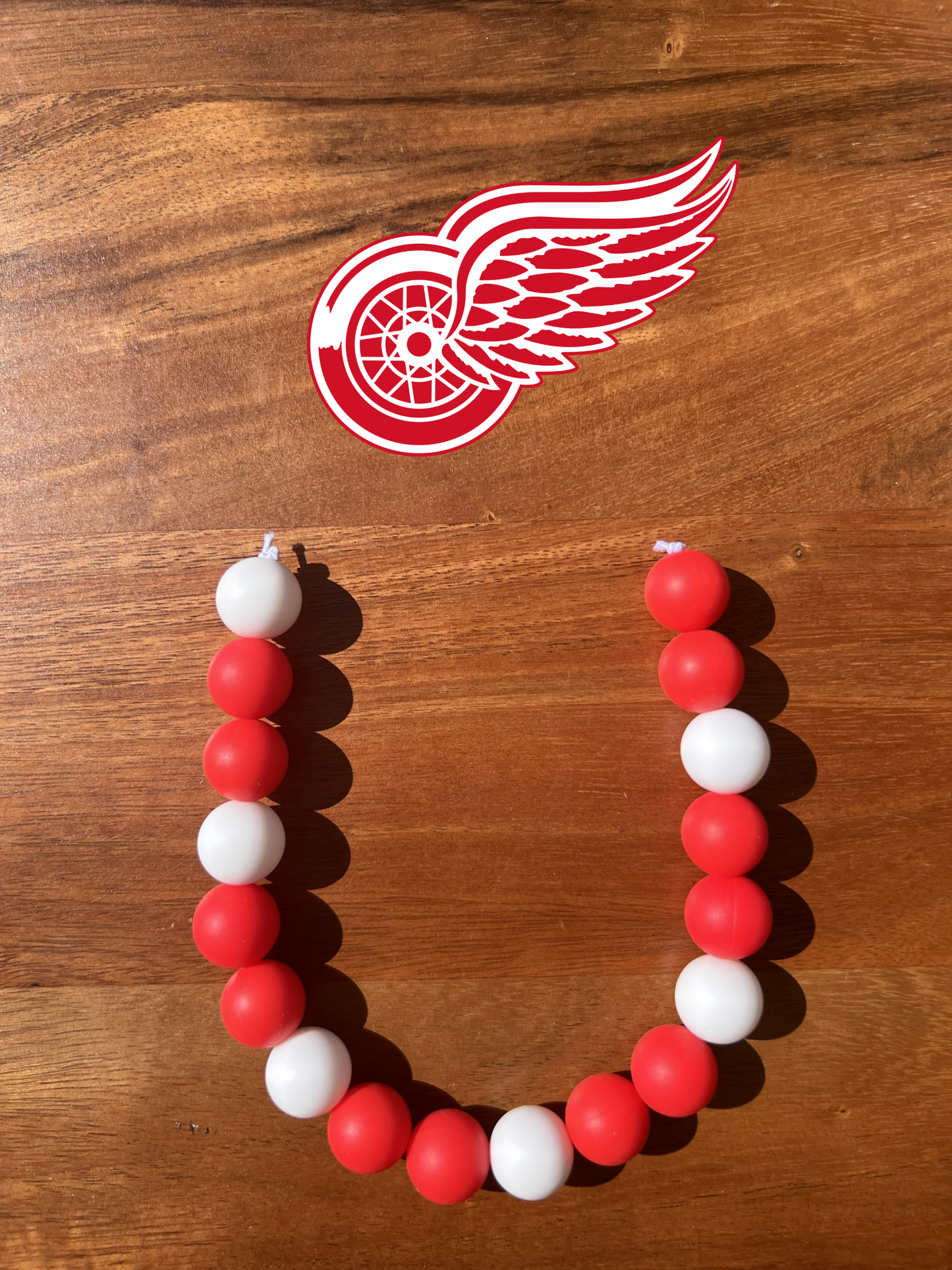 Detroit Red Wings Beaded Dog Collar Necklace